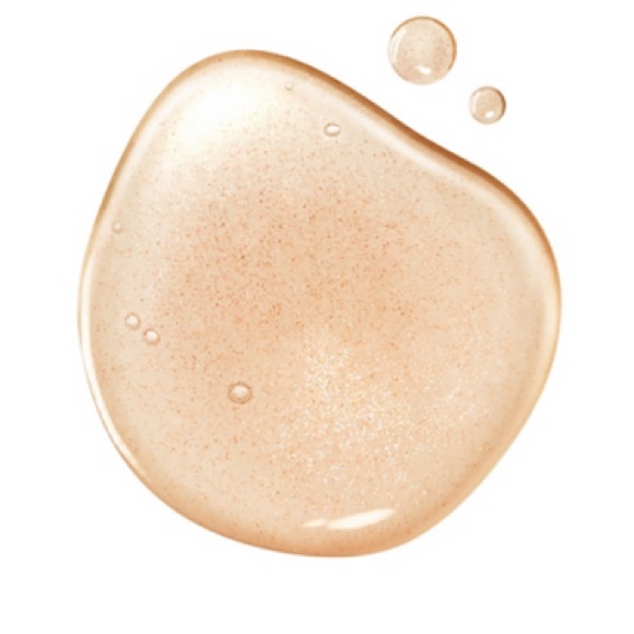 Buxom Summer Babe Plumping Lip Oil in the shade Beaming - Picture 2 of 4